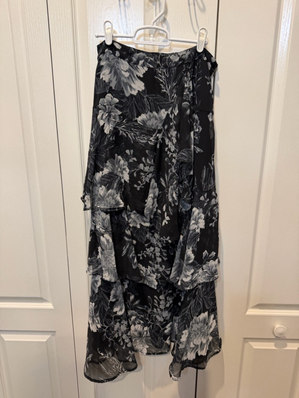 INC International Concepts Black & White Floral High-Low Maxi Skirt size 4